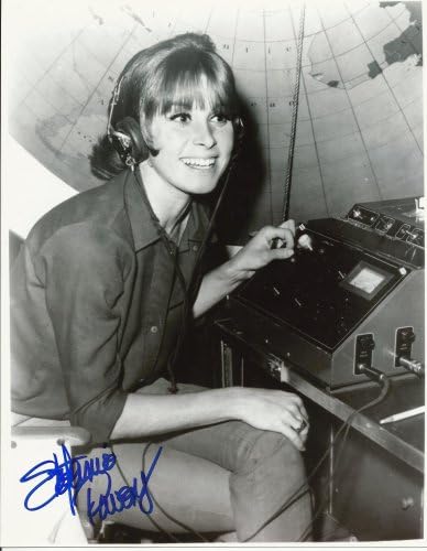 Amca'dan Stefanie Powers Kızı 3 numaralı çalışan radyonun elle imzalanmış 8 x 10 fotoğraf C'si