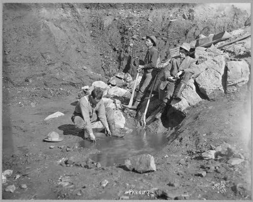 HistoricalFindings Fotoğraf: Altını kaydıran Erkekler, Altın Madenciliği, Nome, Alaska,AK, 1900-1927, Madenciler,