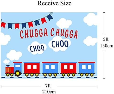 Çocuklar için kırmızı Mavi Tren Doğum Günü Arka Planında Mavi Gökyüzü Beyaz Bulutlar Chugga Chugga Choo Choo Mutlu